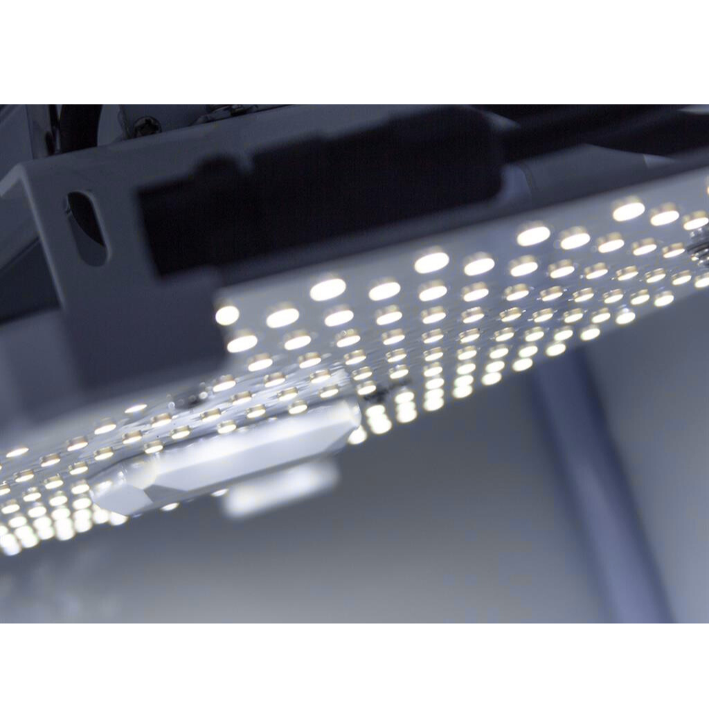 LUMii BLACK Blade 100w - 200w or 400w LED